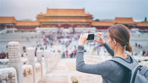 are people traveling to china